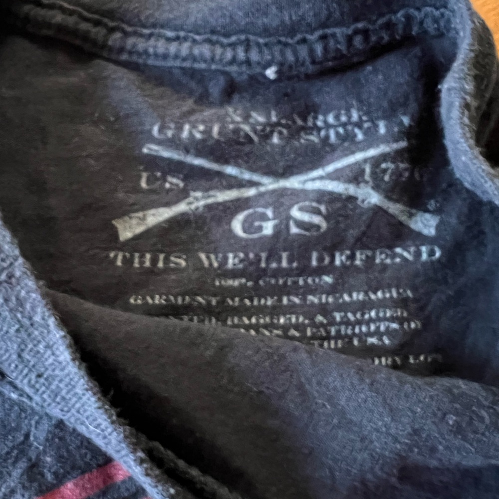 Teeshirt - Picture 2 of 4